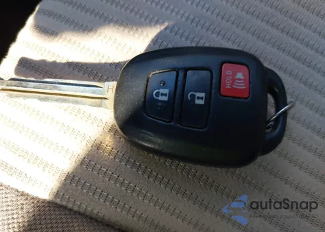 2013 Toyota Rav4 Le z USA, uszkodzony, nr VIN JTMBFREV9D5009241